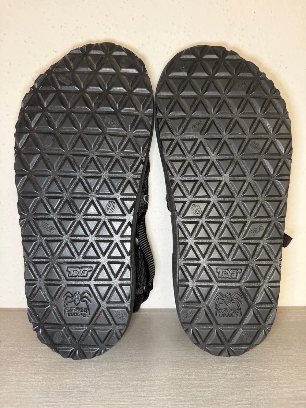 VTG Rare Teva Guide Professional Men’s US 8 Spider Rubber Sandals Tech Archive